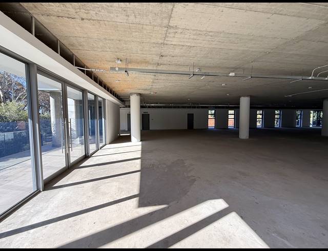 825M² OFFICE TO LET IN MELROSE ESTATE